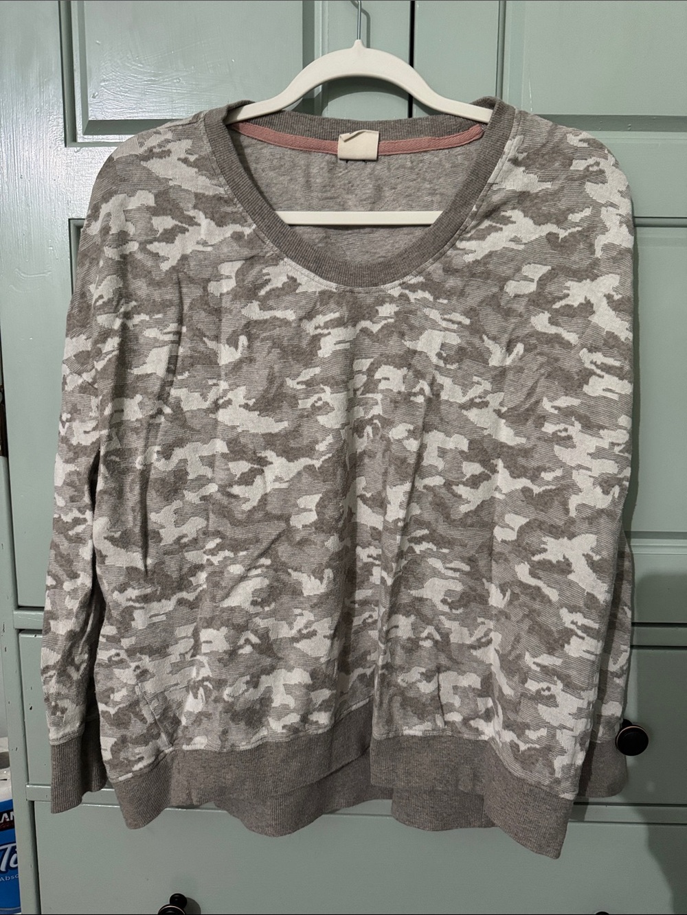Women’s Camo Crewneck Sweater - Gray/White